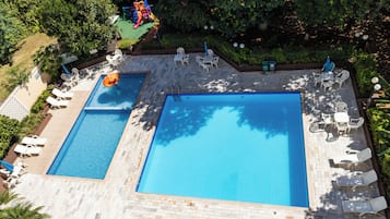 Outdoor pool, pool loungers