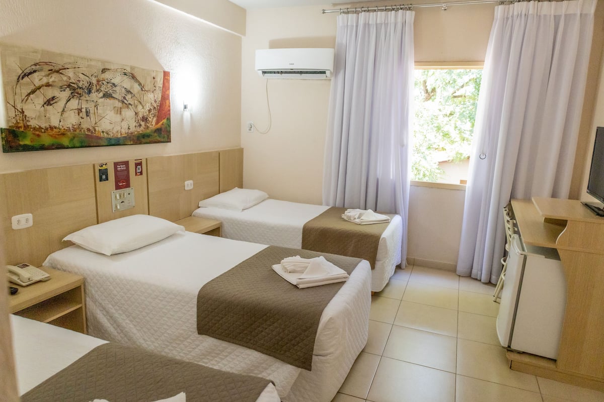 Tripla Executive | Minibar, una cassaforte in camera, una scrivania, tende oscuranti