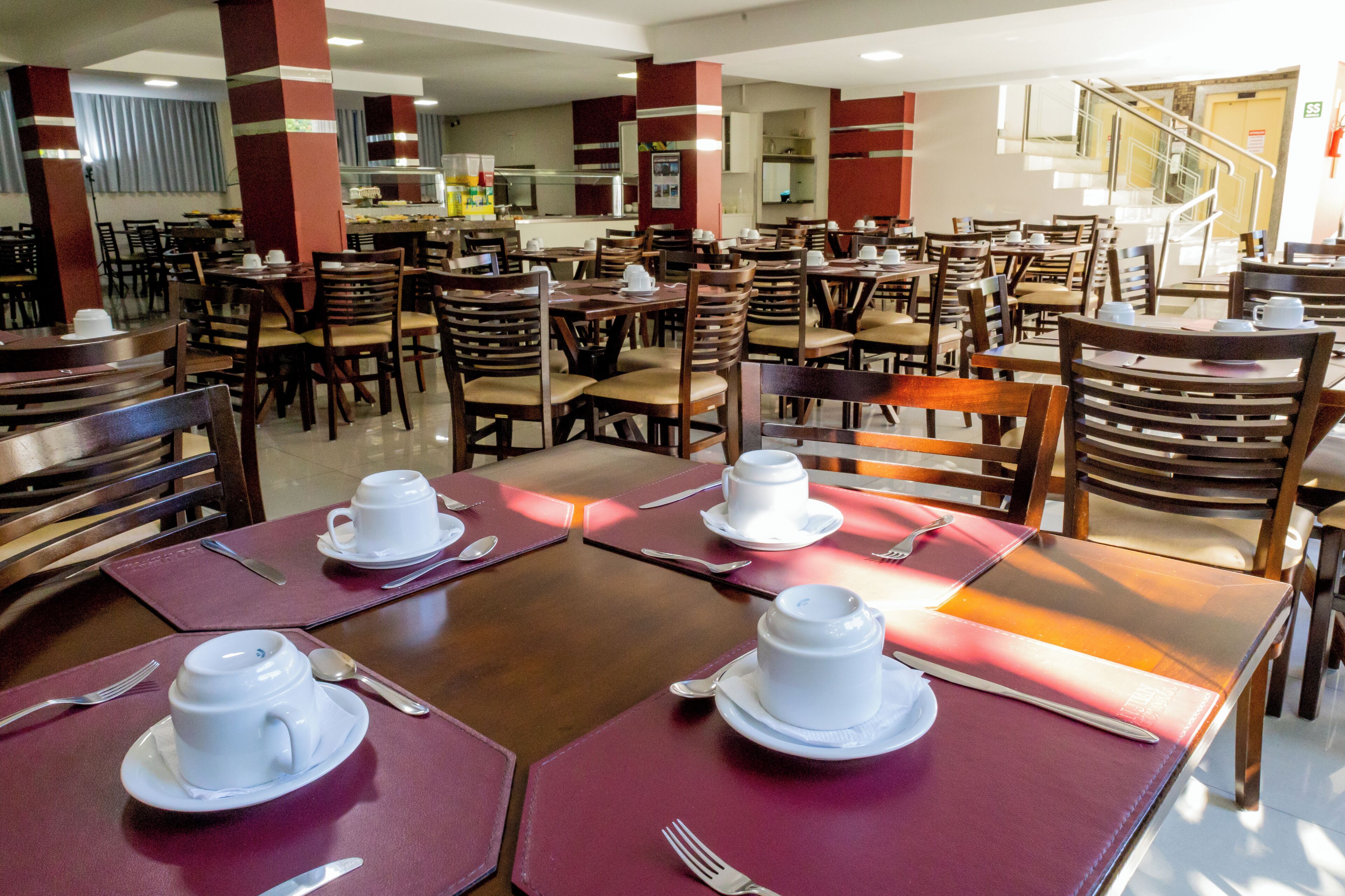 breakfast, lunch and dinner served