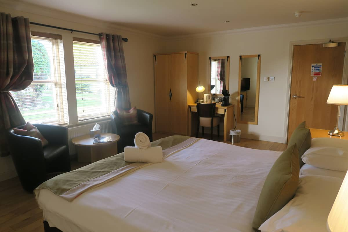 Deluxe Double Room | Individually decorated, individually furnished, desk, laptop workspace