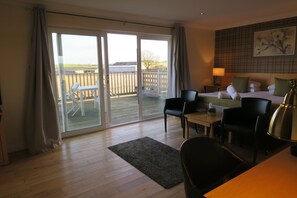 Superior Double Room | Individually decorated, individually furnished, desk, laptop workspace - The Inn at Lathones (Leven)