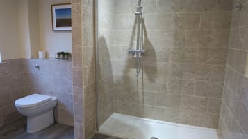 Economy Double Room | Bathroom