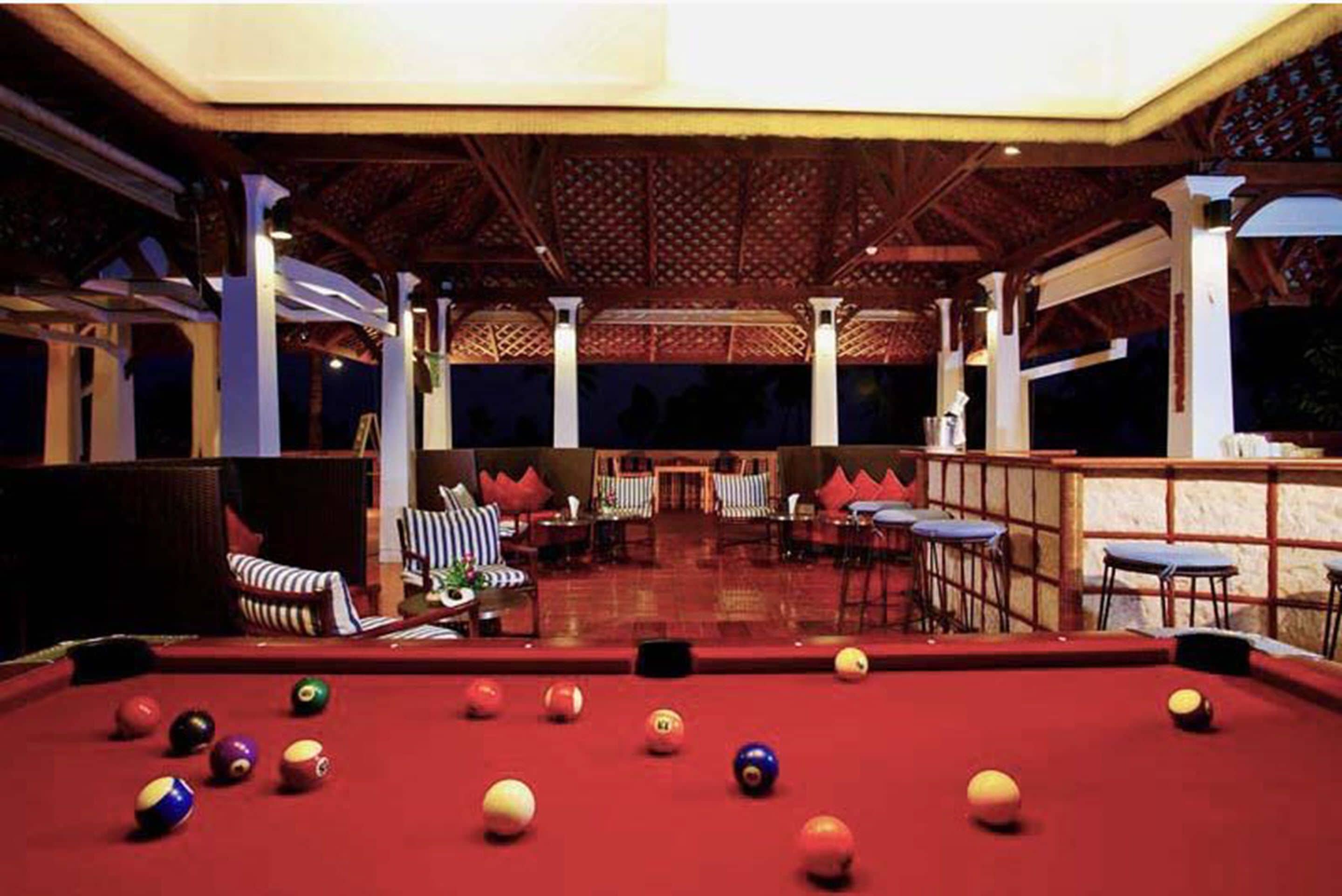 lunch and dinner served