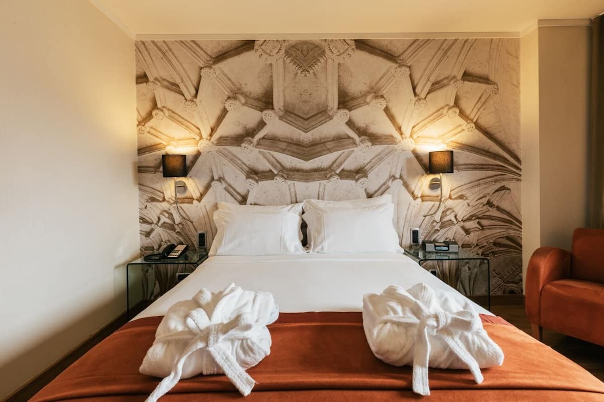Standard Double or Twin Room | Select Comfort beds, minibar, in-room safe, desk