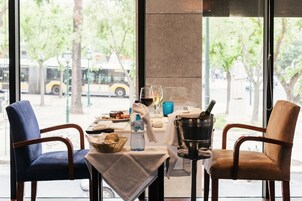 Se sirven desayunos, almuerzos y cenas