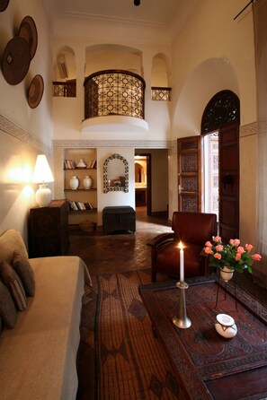 Junior Suite | 1 bedroom, Tempur-Pedic beds, minibar, in-room safe