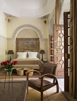 Deluxe tweepersoonskamer | Tempur Pedic-bedden, een minibar, een kluis op de kamer