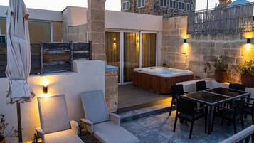 Executive Suite, Terrace (Jacuzzi) | Terrace/patio