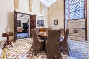 Bastion Chateaux | Dining room