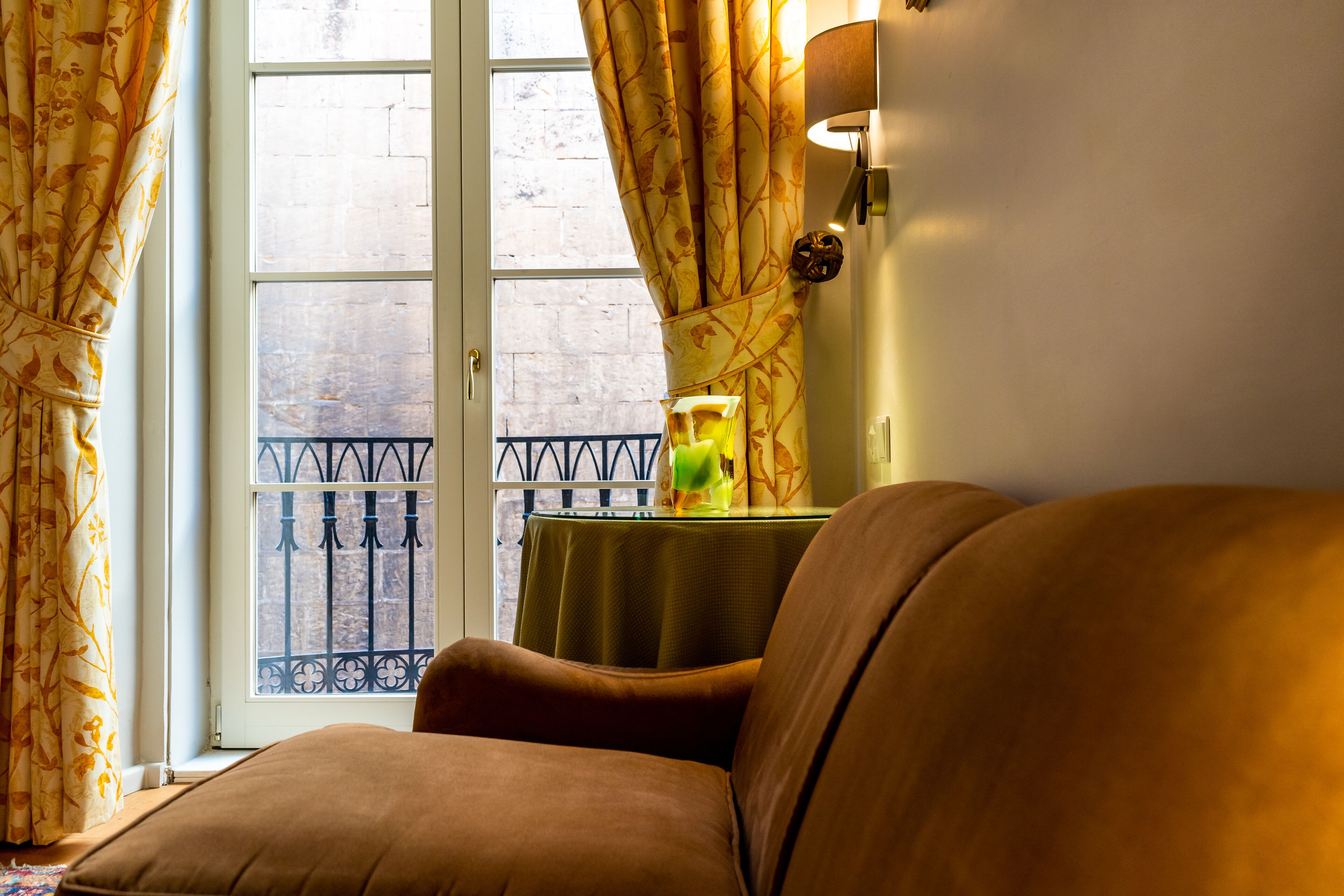 duplex (suite) | living area | 50-inch lcd tv with cable channels, tv