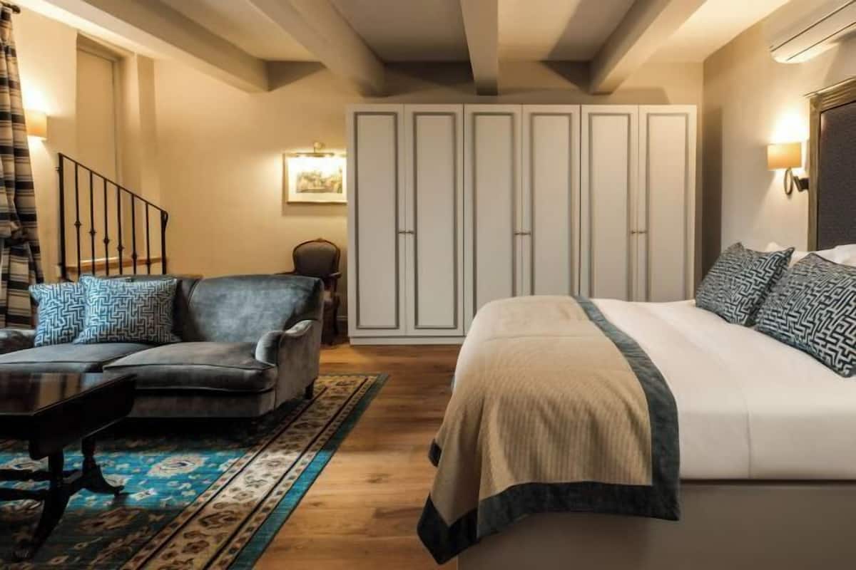 Ropa de cama de alta calidad, caja fuerte, cortinas opacas