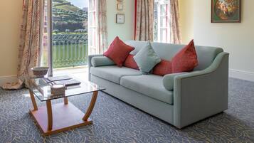 Literie hypoallergénique, minibar, coffres-forts dans les chambres