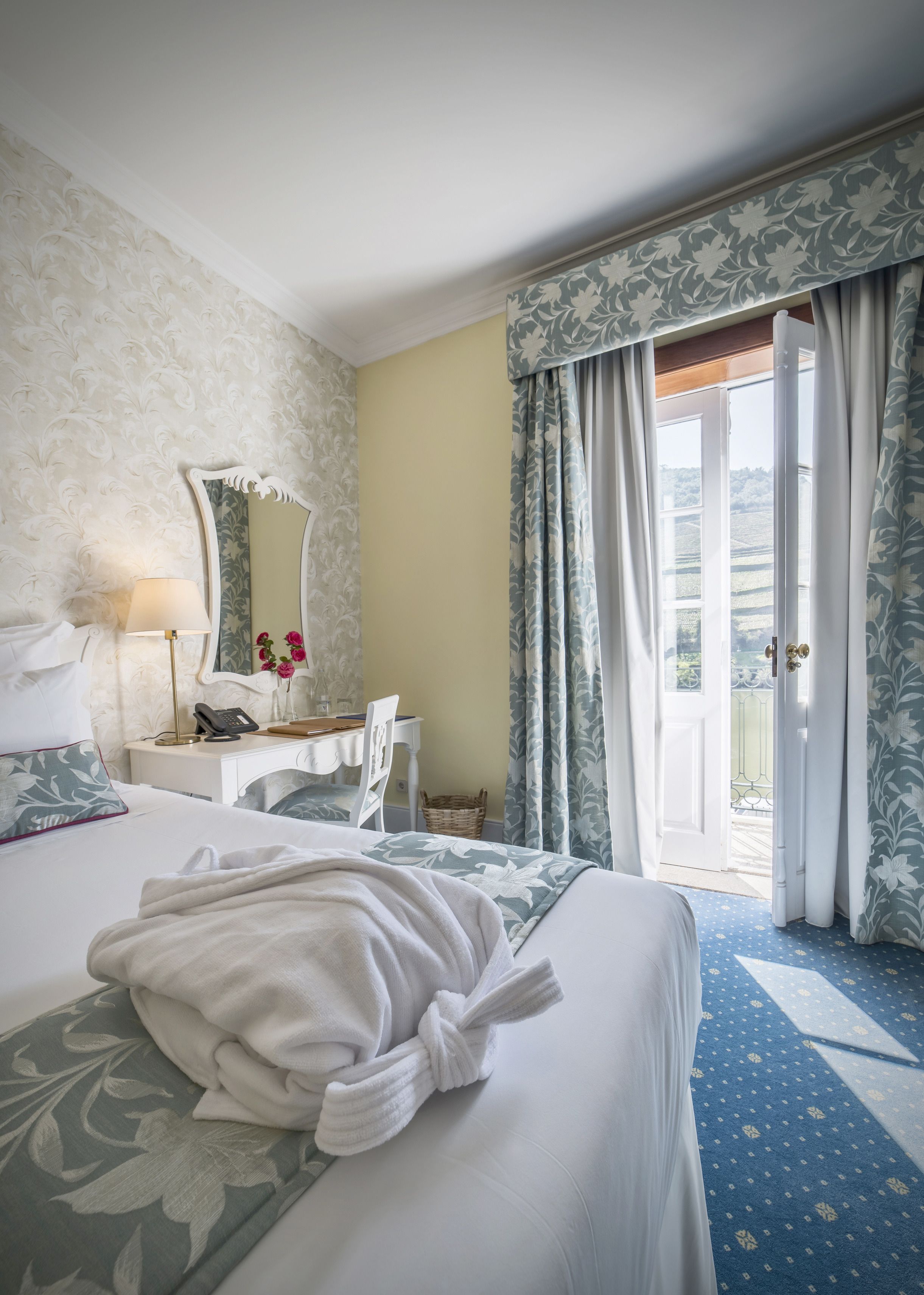 hypo-allergenic bedding, minibar, in-room safe, desk