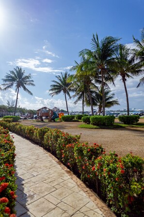 Outdoor pool - Sunset Marina Resort & Yacht Club (Cancun)