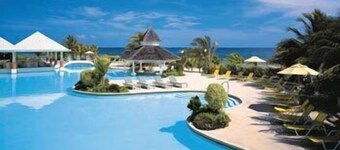 Breezes Resort & Spa Rio Bueno