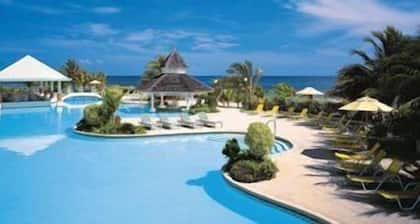 Breezes Resort & Spa Rio Bueno