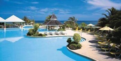 Breezes Resort & Spa Rio Bueno