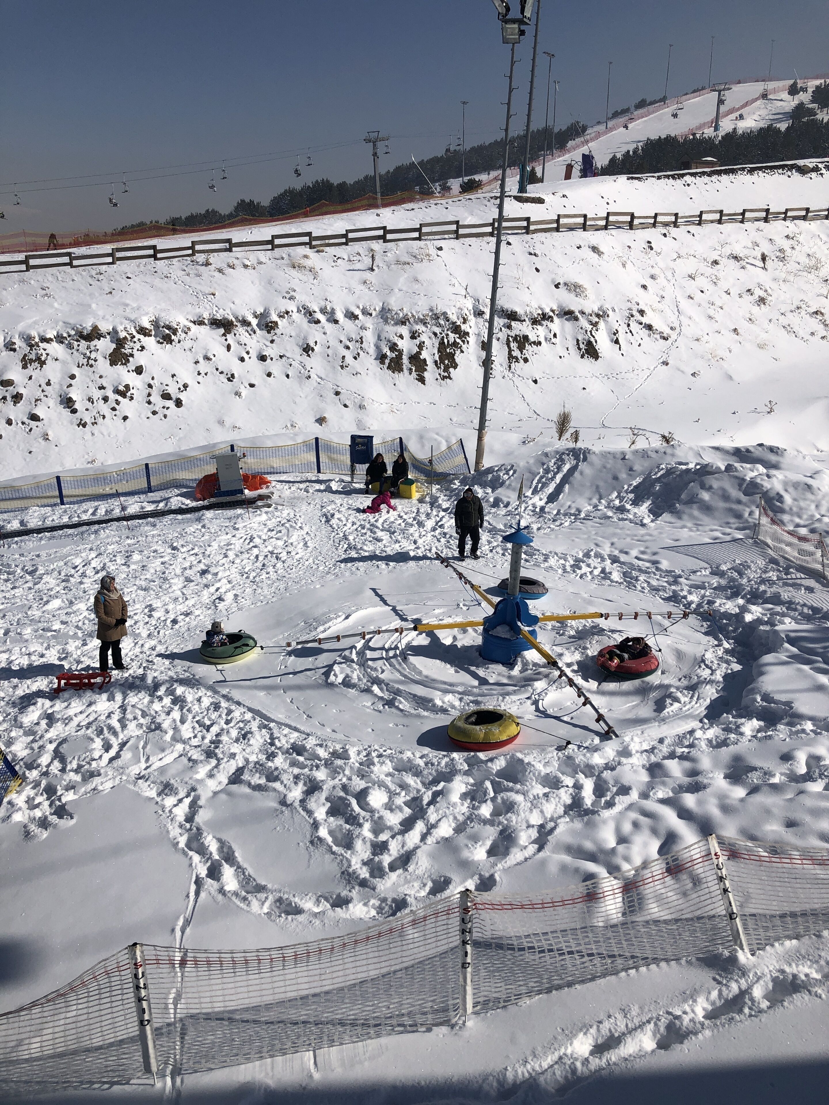 children’s play area – outdoor