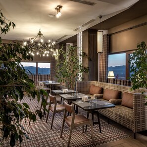 Breakfast, lunch and dinner served - Polat Palandoken (Erzurum)