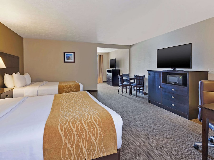 Coffres-forts dans les chambres, fer et planche à repasser