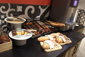 Desayuno continental incluido todos los días 