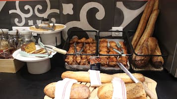 Termasuk sarapan Eropah setiap hari