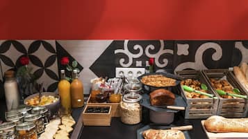 Free daily continental breakfast