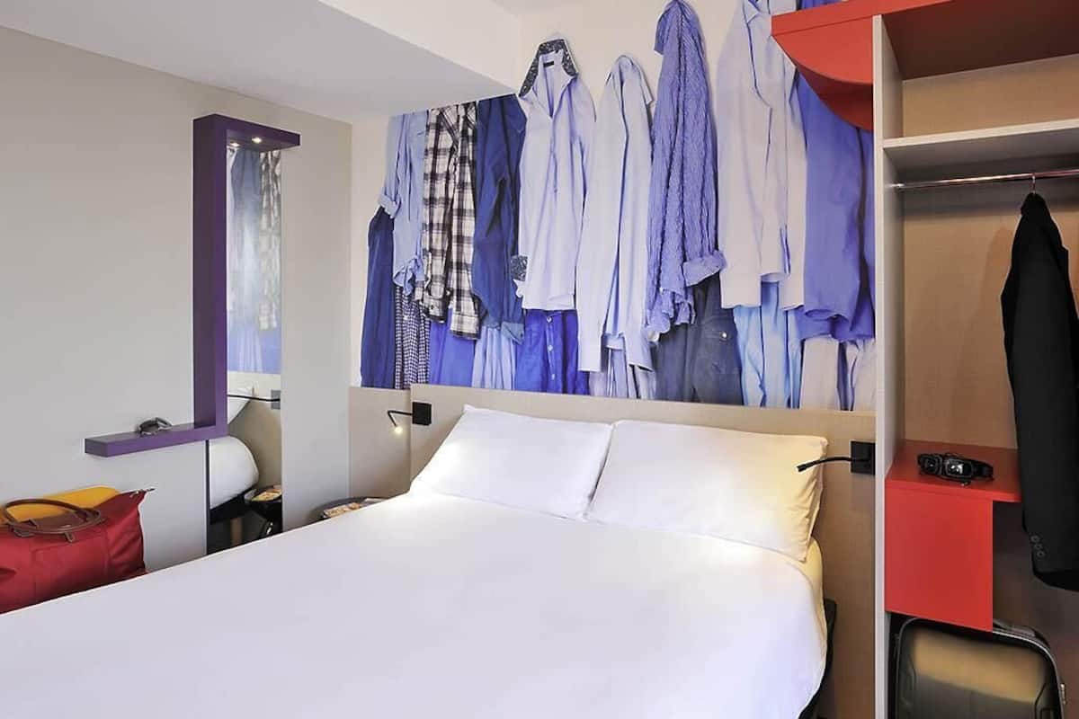 Standardzimmer, 1 Doppelbett | Hochwertige Bettwaren, Zimmersafe, schallisolierte Zimmer