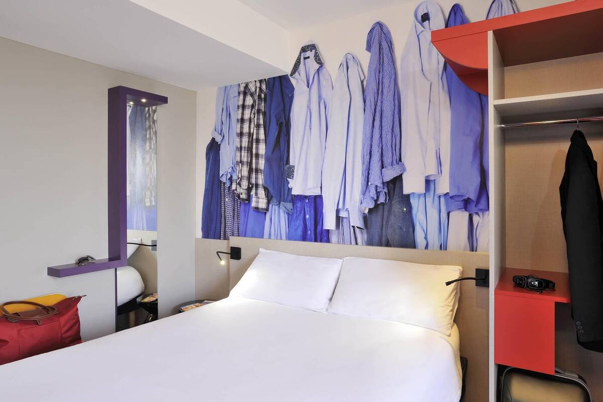 standard room, 1 double bed | premium bedding, in-room safe, soundproofing, iron/ironing board