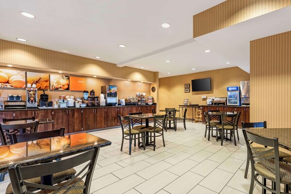 Free buffet breakfast 