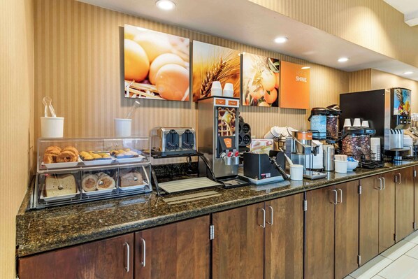 Free buffet breakfast 