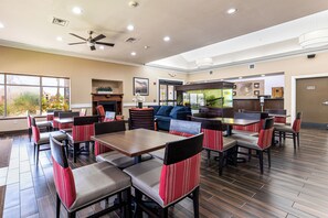 含每日吃到飽早餐