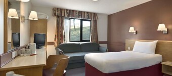 Days Inn by Wyndham Membury M4