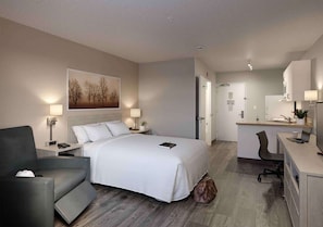 Desk, iron/ironing board, rollaway beds, free WiFi