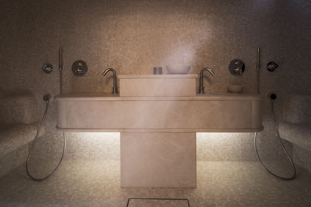 couples treatment room(s), sauna, hot tub, steam room, body treatments