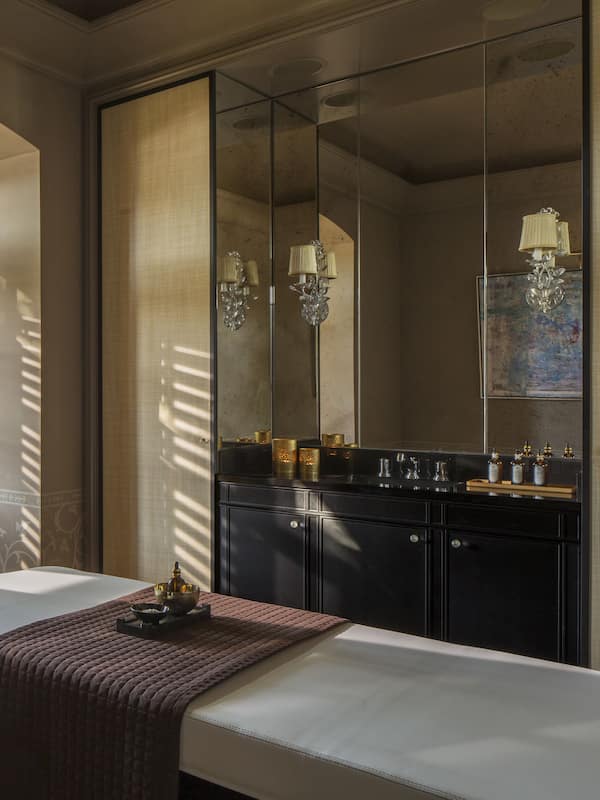 Couples treatment rooms, sauna, hot tub, steam room, body treatments