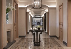 Couples treatment room(s), sauna, hot tub, steam room, body treatments
