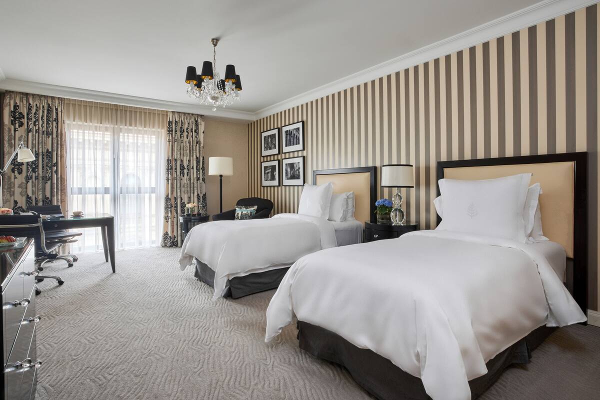 deluxe room, non smoking | egyptian cotton sheets, premium bedding, down duvets, minibar