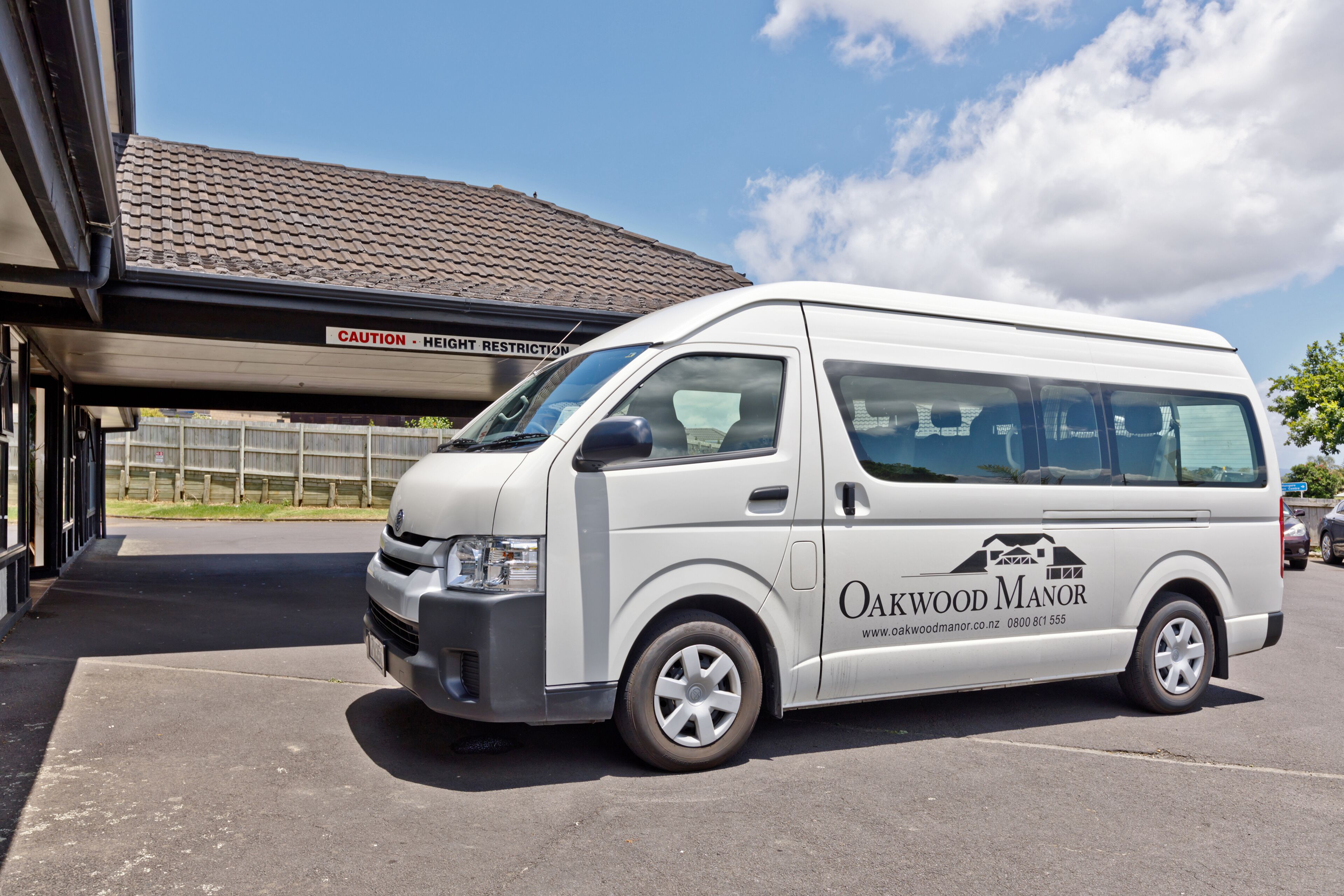 Photo - Oakwood Manor Motor Lodge