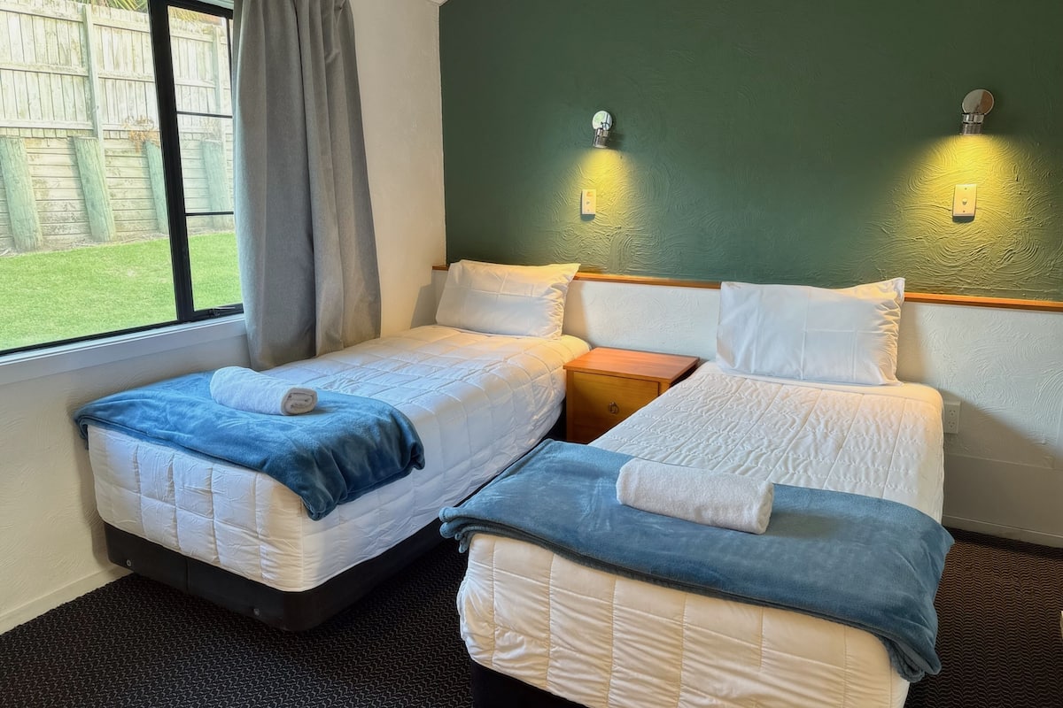 Basic Apartment | 2 bilik tidur, Wi-fi percuma, cadar katil