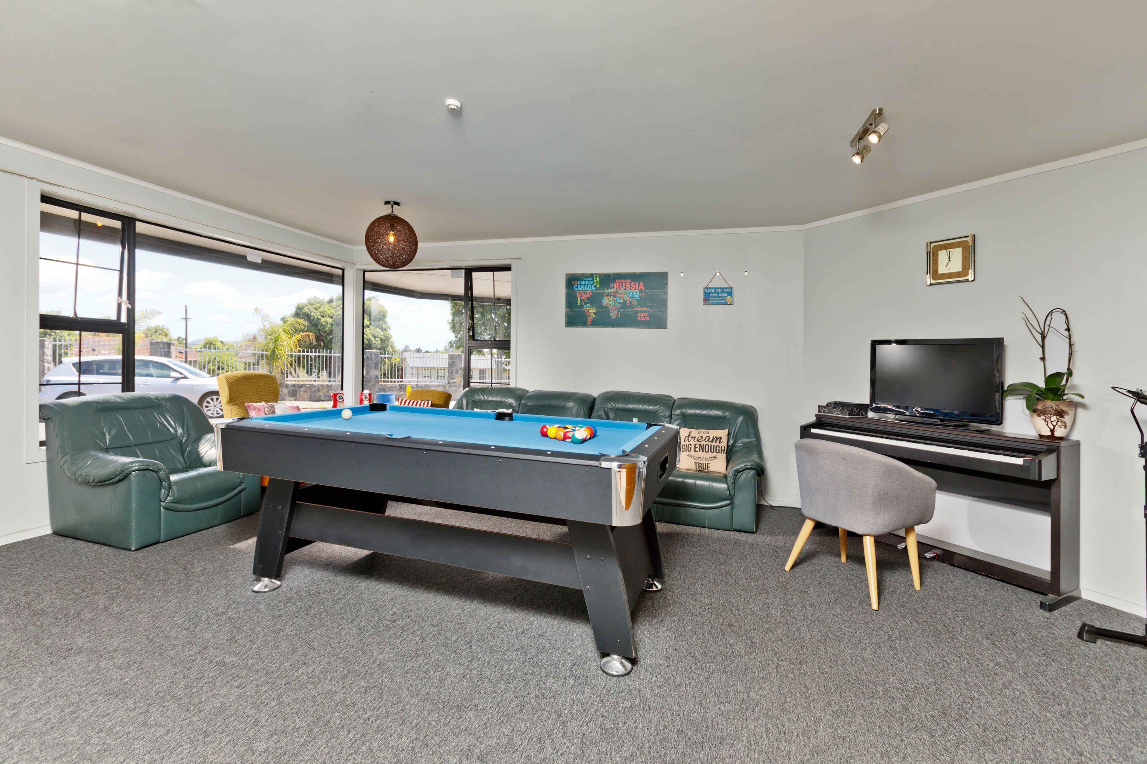 Photo - Oakwood Manor Motor Lodge