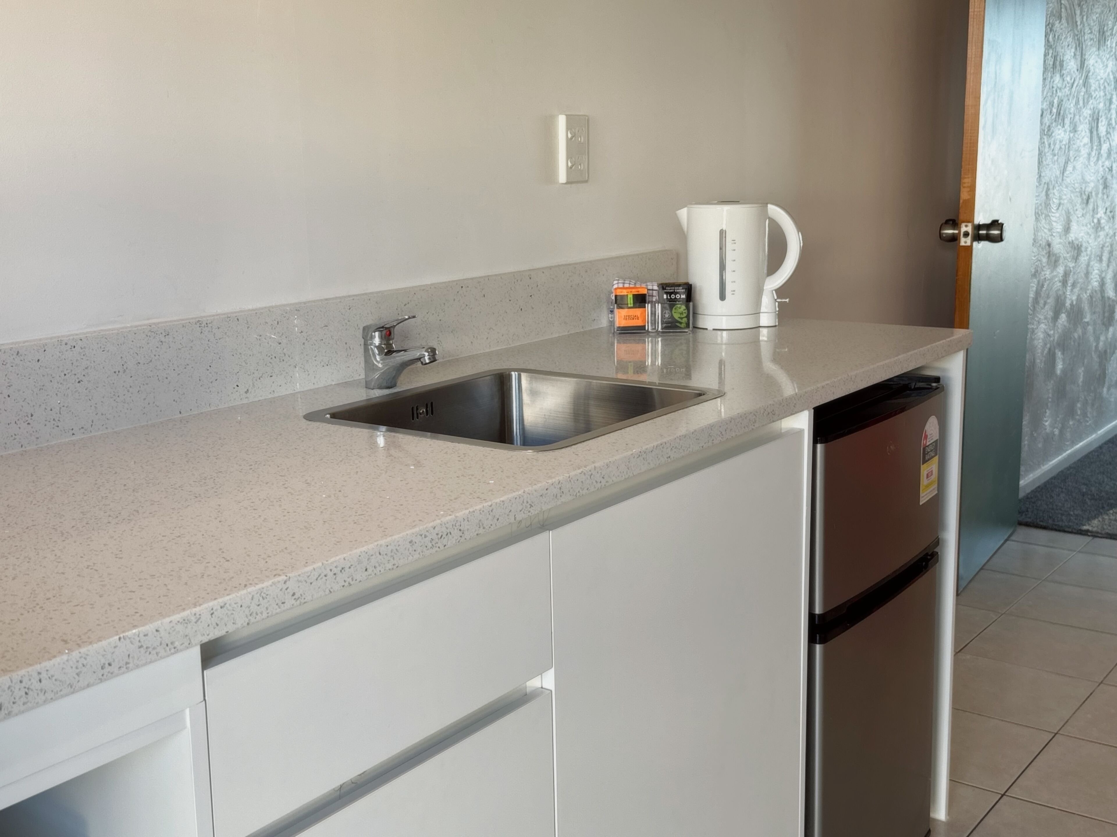 Photo - Oakwood Manor Motor Lodge