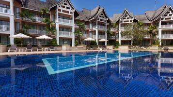 2 outdoor pools, pool umbrellas, sun loungers