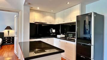 Superior Apartment, 1 Bedroom | Private kitchen
