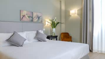Habitación Deluxe doble | Ropa de cama de alta calidad, minibar, caja fuerte y escritorio