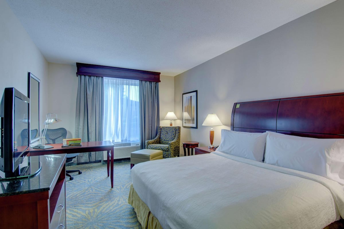 In-room safe, desk, laptop workspace, iron/ironing board