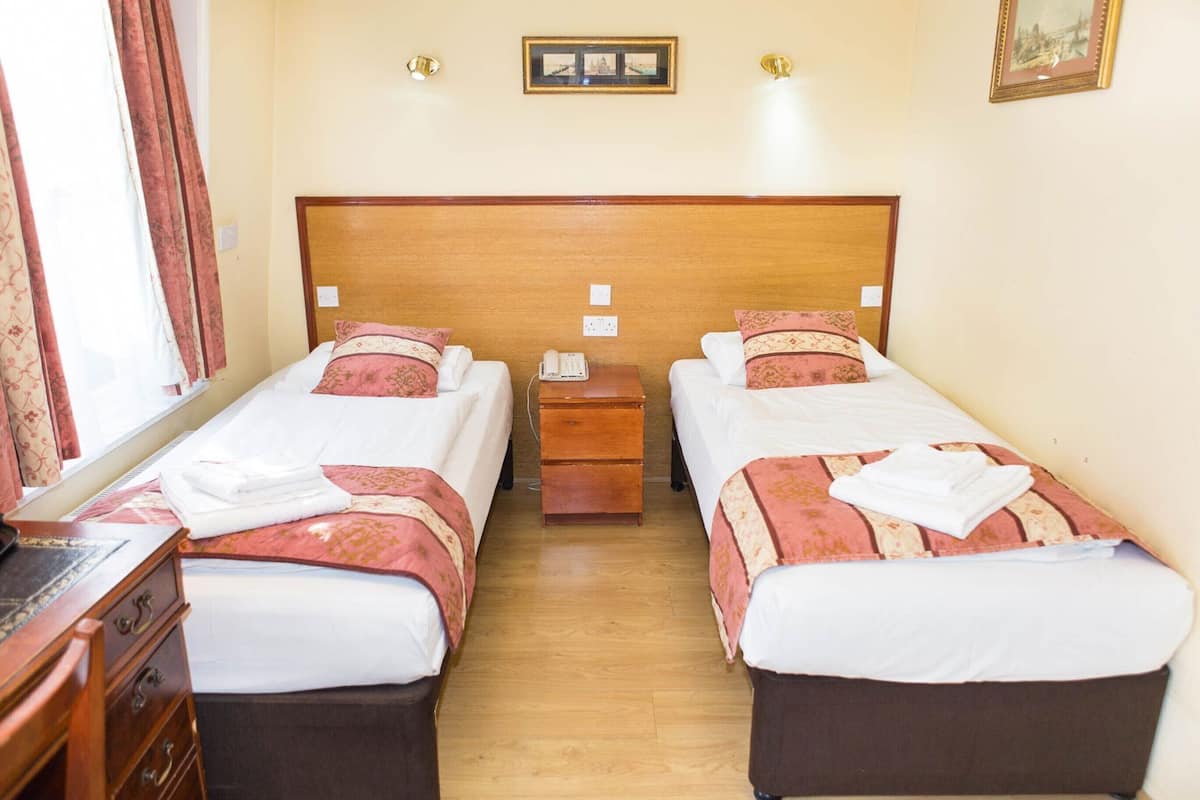 Iron/ironing board, free WiFi, bed sheets