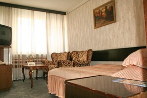 Room - Hotel Cosmos (Chisinau)