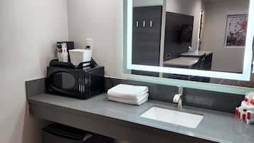 Room, 2 Queen Beds, Non Smoking | Desk, free WiFi, bed sheets