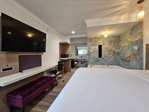 Suite, 1 King Bed, Non Smoking | Desk, free WiFi, bed sheets